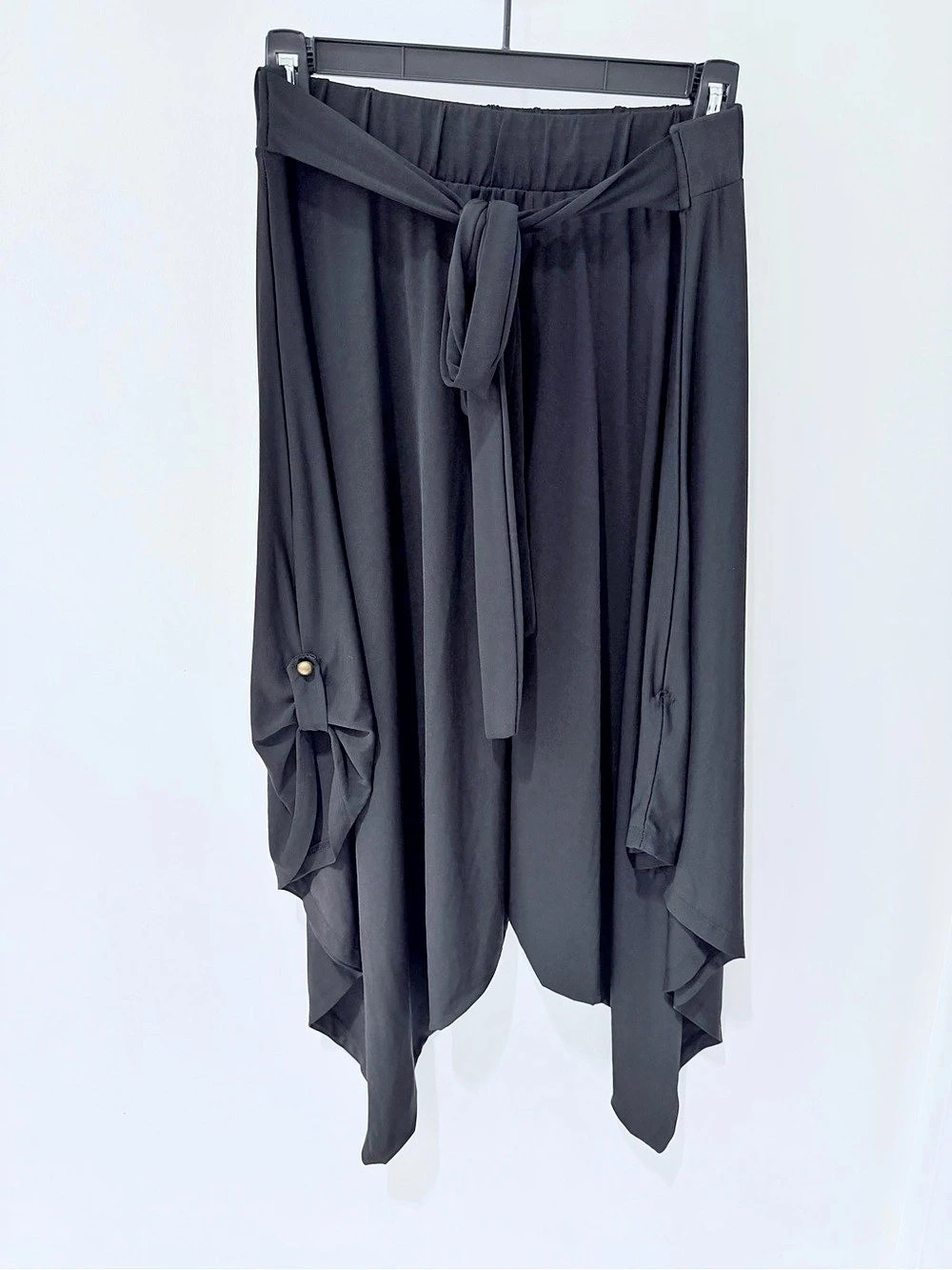 Yummy Plus Black Asymmetrical Crop Pants Size 2x
